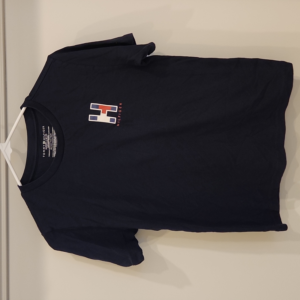 Boy's T shirt size M 12/14